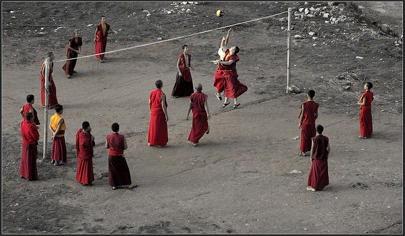 File:Monks play volleyball in Sikkim India.jpg