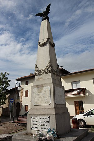 Monumento, piazza Nogaredo di Prato.jpg
