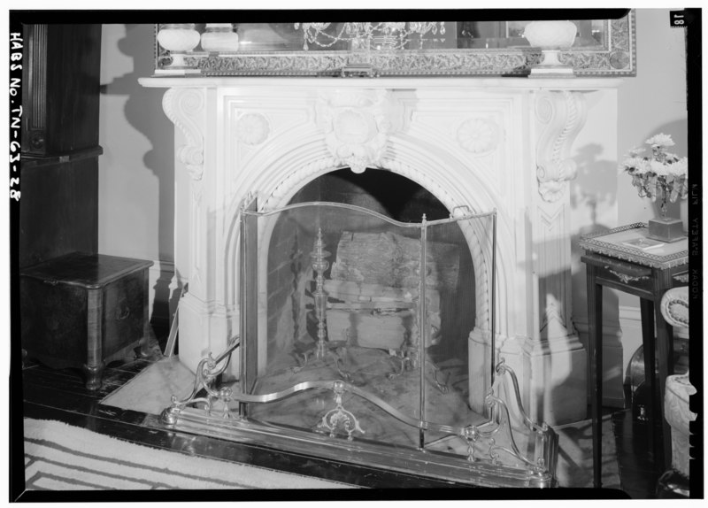 File:NORTH (LEFT) MANTEL IN DOUBLE PARLOR - Rattle and Snap, U.S. Route 43 (Andrew Jackson Highway), Columbia, Maury County, TN HABS TENN,60-COLUM.V,2-28.tif