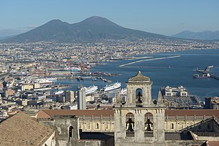 Naples from the Castello Sant Elmo with Abbazia San Martino the port and the Vesuv.jpg