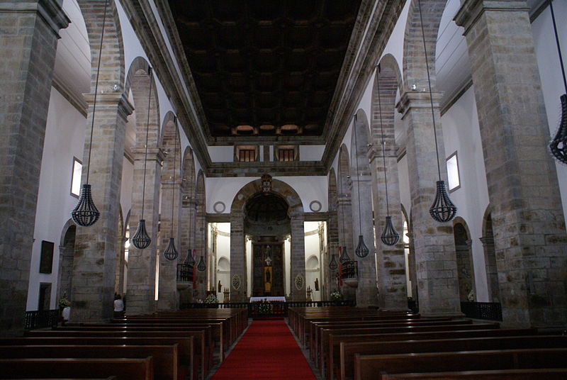 File:Nave central da Sé Catedral de Angra do Heroísmo, Açores, Portugal.JPG
