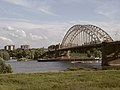 De N325 kruist de Waal met de Waalbrug in Nijmegen