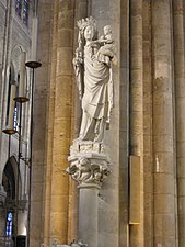 Notre dame de paris, statua della nostra signora di parigi.JPG