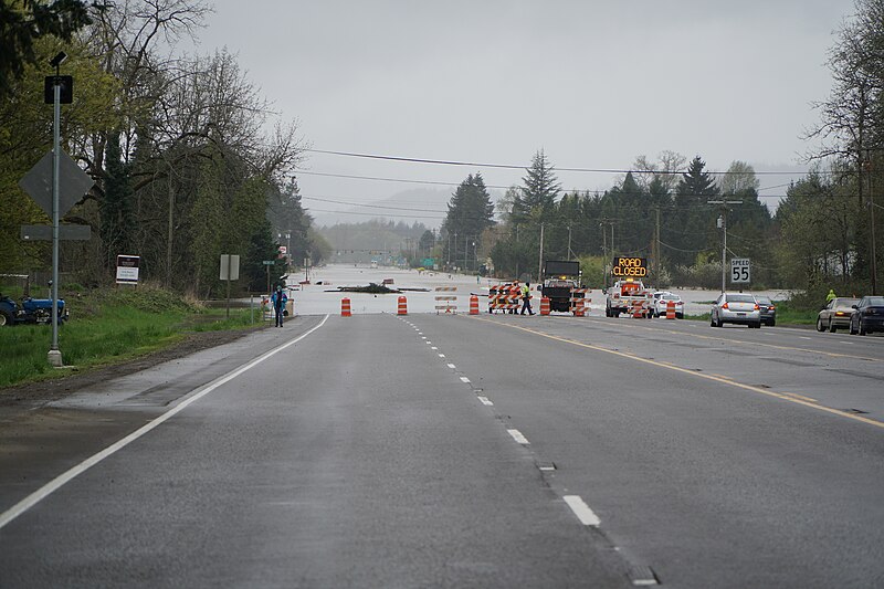 File:OR 34 - road closed (46671656235).jpg