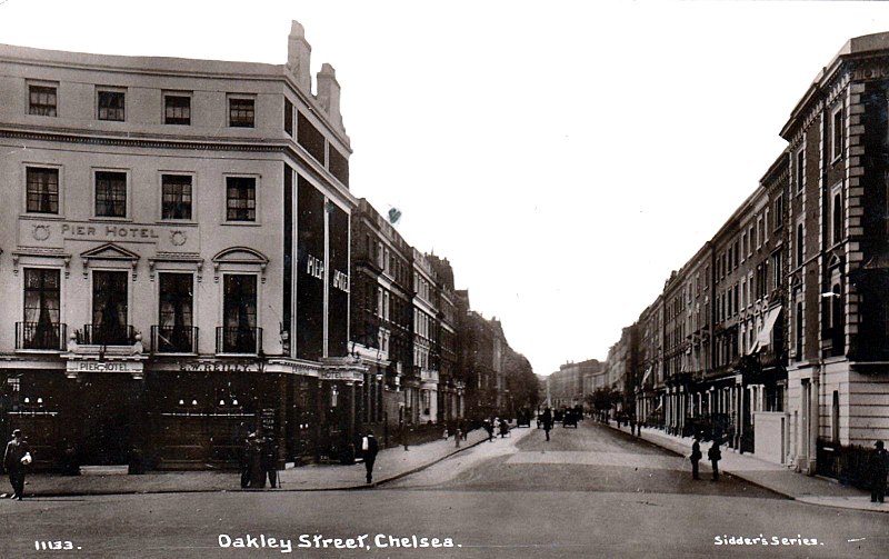 File:Oakley Street - Chelsea with Pier Hotel 1910.jpg