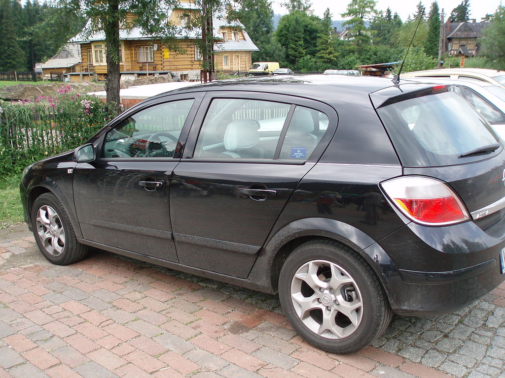 File:Opel Astra H 1.6 Twinport front 20100509.jpg - Wikipedia