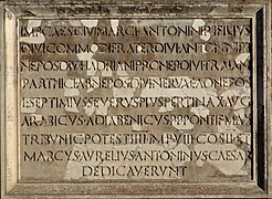 Dedicatoria de la reconstrucción de Septimio Severo y Caracalla.