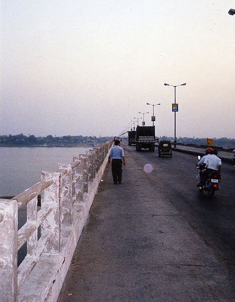 File:Patna-ganga156.jpg