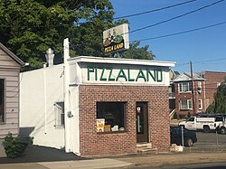 Pizza Land (North Arlington, New Jersey).jpg