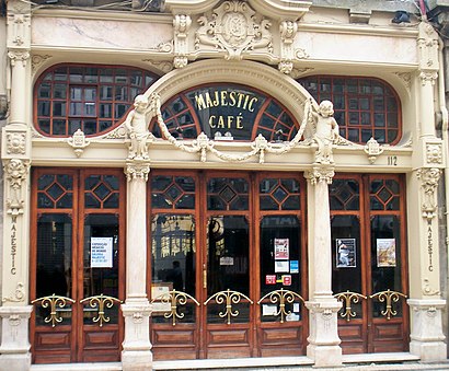 Como chegar a Café Majestic através de transportes públicos - Acerca do local