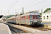 Portugis Kereta api 2058 EMU di Coimbra-B Kereta api Station.jpg