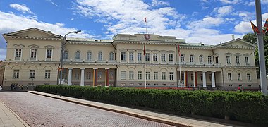 Presidential Palace in Vilnius 2019.jpg