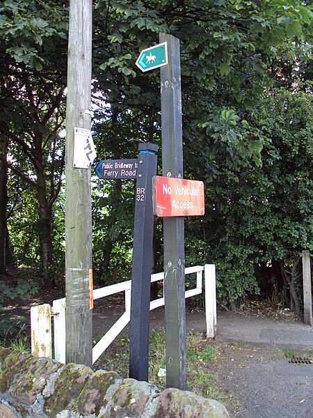 File:Public bridleway sign, Green Lane, Bromborough.JPG