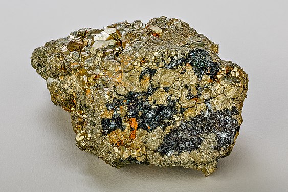 Pyrite with hematite crystals (Focus stacking of 21 pictures)