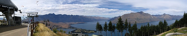 Queenstown Panorama 02.jpg