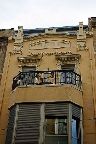 File:Raval de Martí Folguera, 19.jpg