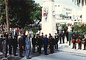 Bermuda Britanya Denizaşırı Bölgesi'ndeki Hamilton Şehrindeki Cenotaph'ta Anma Günü geçit töreni