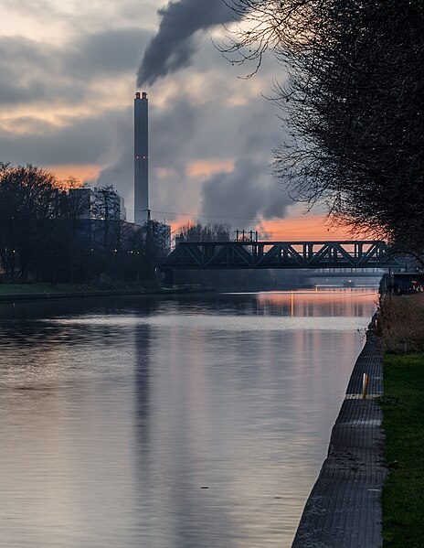 File:Rhein-Herne-Kanal-Abendstimmung.jpg