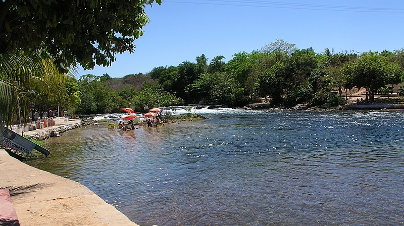 File:Rio das Eguas P1010312mod.jpg