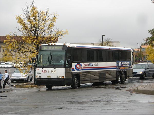 A Rockland Coaches bus at Nanuet Mall