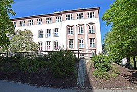 Skulen sett frå Cort Adelers gate Foto: Helge Høifødt