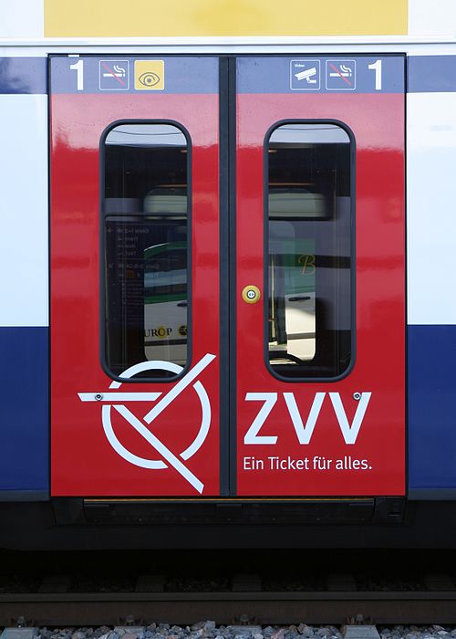 ZVV logo on the door of an SBB CFF FFS RABe 514.