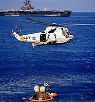 1972年，提康德羅加號救起太陽神17號的太空人，稍後撈起太空艙。