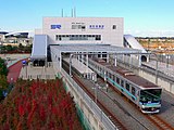 浦和美園駅と埼玉高速鉄道2000系電車（2006年11月15日）。