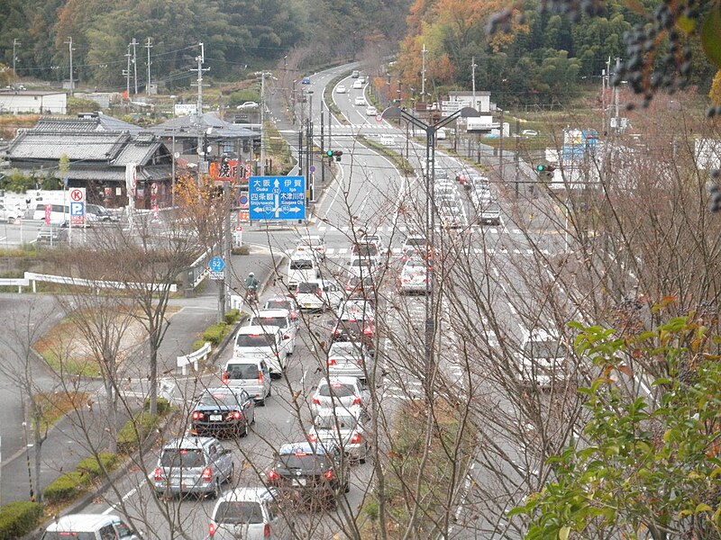 ファイル:Sakuragaoka4 Seikatown Kyotopref Naraprefectural and Kyotoprefectural road 52 Nara Seika Line.JPG