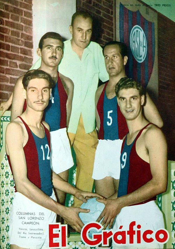 The 1956 champions posing for El Gráfico