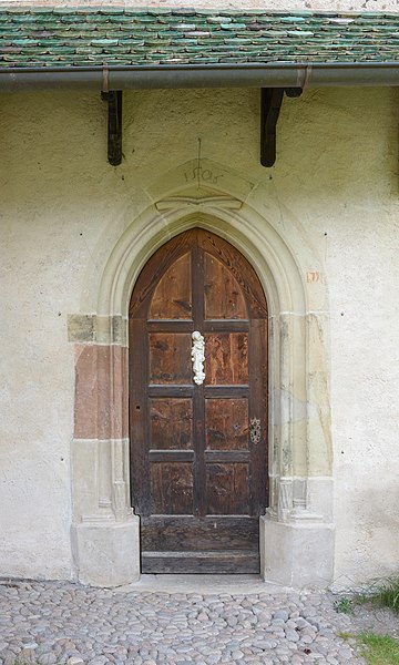 File:Sankt Konstantin Völs Portal.jpg