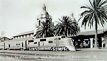 Santa Fe San Diegan at the San Diego depot (1945 postcard)