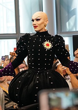 Sasha Velour (cropped).jpg