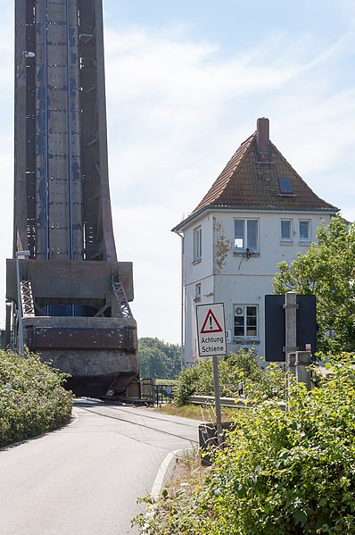 File:Schleibrücke Lindaunis.Brückenauffahrt Angeln.Geöffnete Brücke.1.ajb.jpg