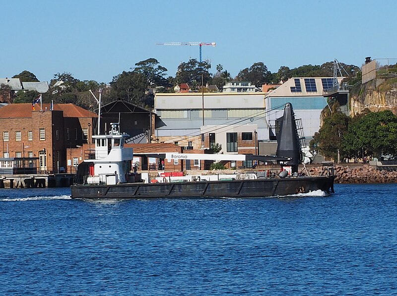 File:Side view of the crane stores lighter Boronia in July 2019.jpg