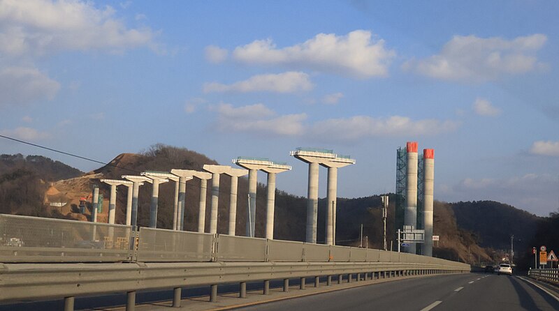 File:South Korean Highway Expressway (3).jpg