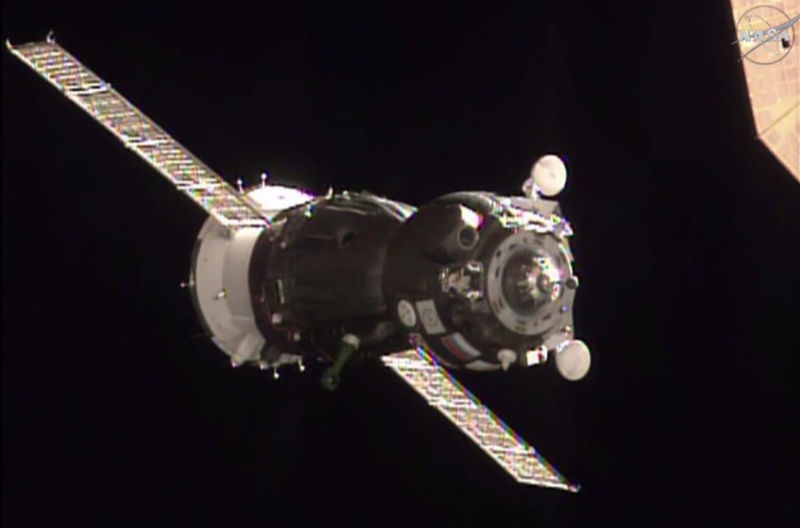 File:Soyuz TMA-19M spacecraft approaches the ISS.jpg