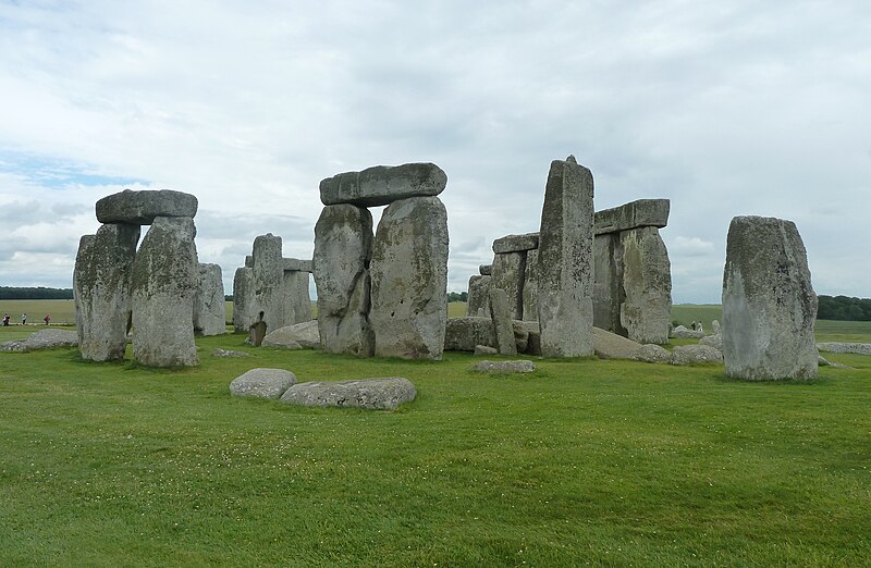 File:Stonehenge 2012 4.JPG