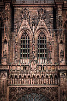 Clocher intégré dans la façade, cathédrale de Strasbourg