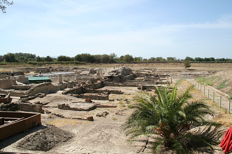 File:Sybaris archeological park 1.jpg