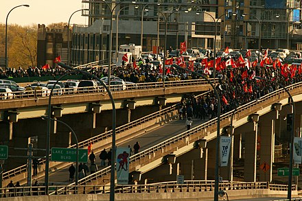 Protests against the Sri Lankan Civil War blocked the Gardiner Expressway in May 2009