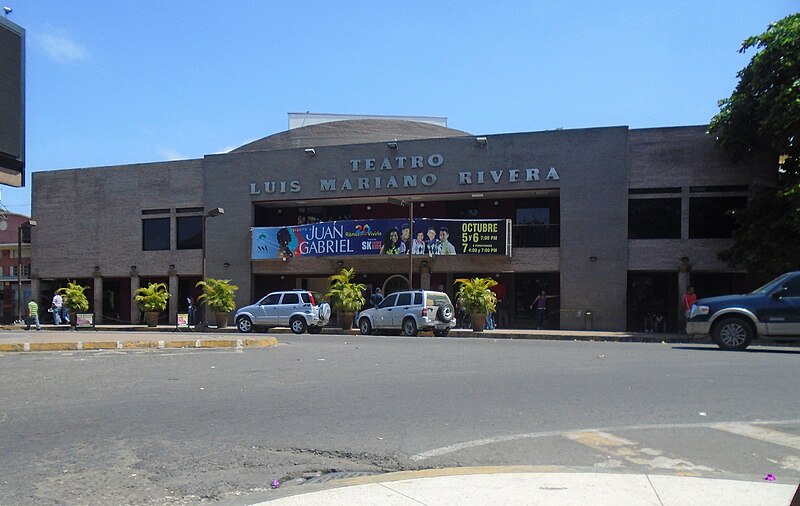 File:Teatro Luis Mariano Rivera.jpg