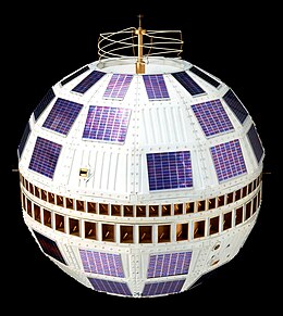 Telstar 1 replica.jpg