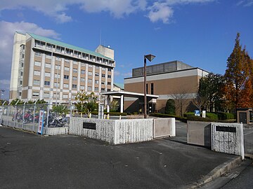 File:Tokaigakuen_University_Main_Gate(2017).jpg