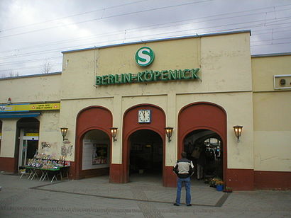 So kommt man zu Bahnhof Berlin Köpenick mit den Öffentlichen - Mehr zum Ort Hier