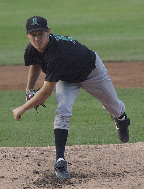 Wood pitching for the Dayton Dragons in 2006