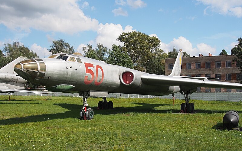 File:Tu-16R (50) at Central Air Force Museum pic3.JPG