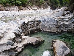 鐘釣温泉 - Wikipedia