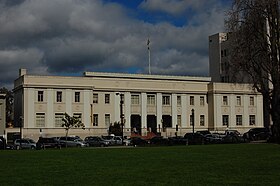 Veterans’ Memorial Building (1928)