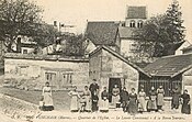 a Ààsìchtskàrta-n-üss’m Joohr 1910, wo d’ Dorflitt vor’m Wàschhüüs zaigt
